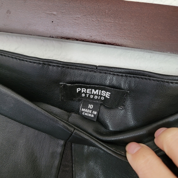 Premise Studio faux leather and suede skirt - Picture 7 of 7